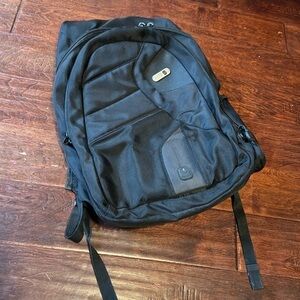 FUL Powerbag Black Backpack Padded 16" Laptop Tech School W/ Battery Charger